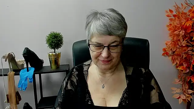 Snapshot of IrisDream chatting on March 4, 2025, 10:46 am IrisDream online show from March 4, 2025, 10:46 am