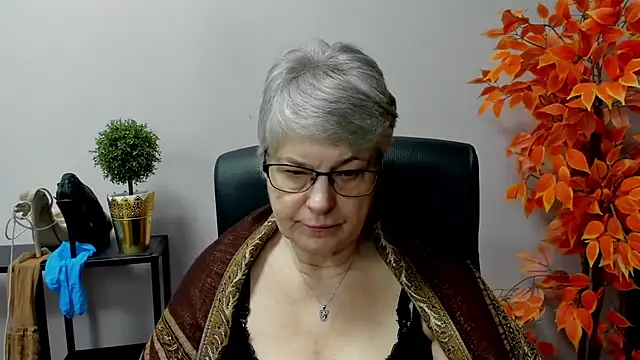 Snapshot of IrisDream chatting on March 13, 2025, 10:57 am IrisDream online show from March 13, 2025, 10:57 am