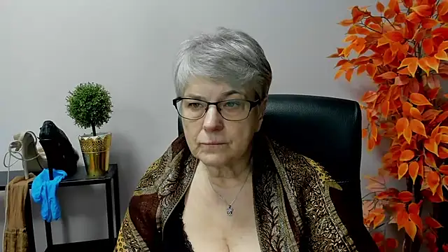 Snapshot of IrisDream chatting on March 13, 2025, 2:01 pm IrisDream online show from March 13, 2025, 2:01 pm