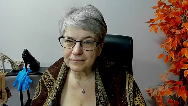 Snapshot of IrisDream chatting on March 14, 2025, 10:18 am IrisDream online show from March 14, 2025, 10:18 am