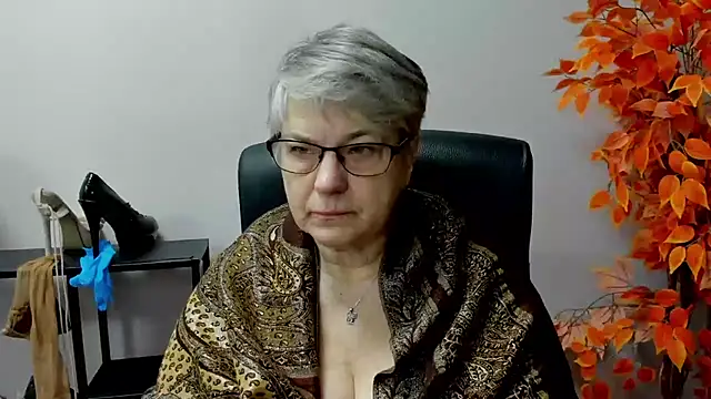 Snapshot of IrisDream chatting on March 17, 2025, 7:13 am IrisDream online show from March 17, 2025, 7:13 am