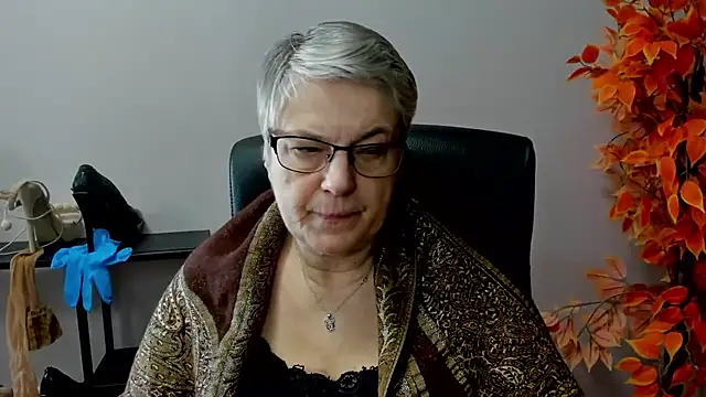 Snapshot of IrisDream chatting on March 18, 2025, 11:08 am IrisDream online show from March 18, 2025, 11:08 am