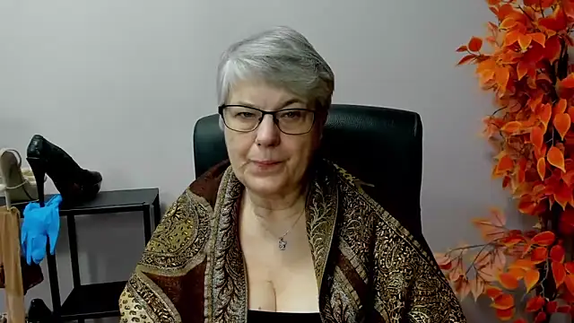 Snapshot of IrisDream chatting on March 19, 2025, 1:51 pm IrisDream online show from March 19, 2025, 1:51 pm
