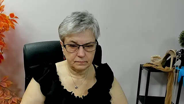 IrisDream online show from October 10, 2025, 6:34 am