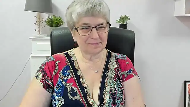 IrisDream online show from July 7, 2026, 8:07 am