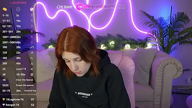 FoxyRayy online show from December 3, 2024, 11:02 pm