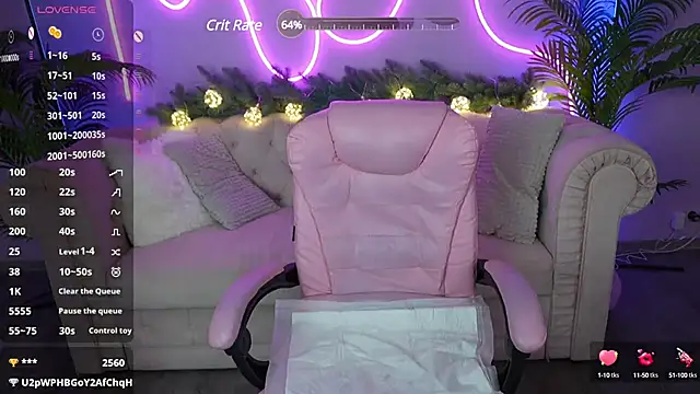 FoxyRayy online show from December 4, 2024, 5:16 am