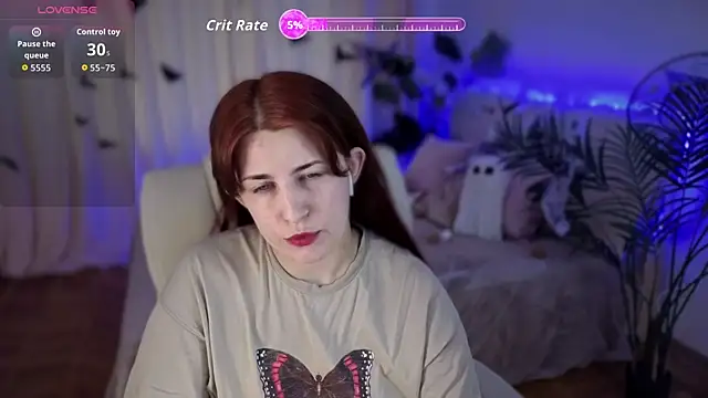 Snapshot of FoxyRayy chatting on October 21, 2025, 1:23 pm FoxyRayy online show from October 21, 2025, 1:23 pm