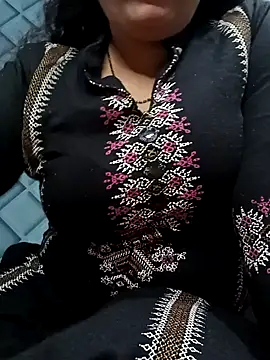 Cute-Raashii online show from December 31, 2024, 4:25 pm