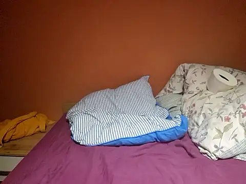 Snapshot of Josephine_LIVE chatting on October 19, 2025, 7:25 pm Josephine LIVE online show from October 19, 2025, 7:25 pm