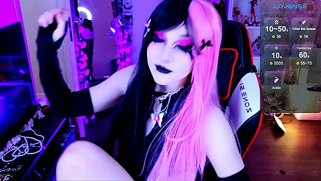 Snapshot of Aki__Ra chatting on March 15, 2026, 9:32 pm Aki Ra online show from March 15, 2026, 9:32 pm