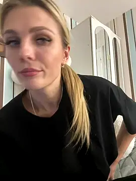 Snapshot of Liya_my chatting on September 30, 2025, 4:34 pm Liya my online show from September 30, 2025, 4:34 pm