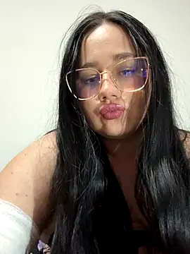 Snapshot of curvybabe7 chatting on December 2, 2025, 7:31 pm curvybabe7 online show from December 2, 2025, 7:31 pm