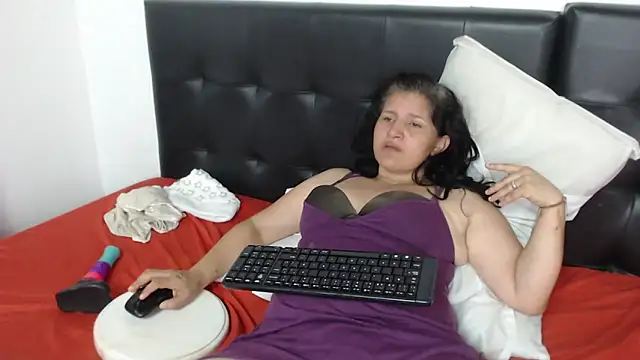 Angelinna Milf online show from December 5, 2024, 11:29 pm