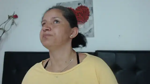 Angelinna Milf online show from December 26, 2024, 6:54 pm