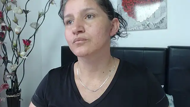Angelinna Milf online show from January 2, 2025, 6:56 pm