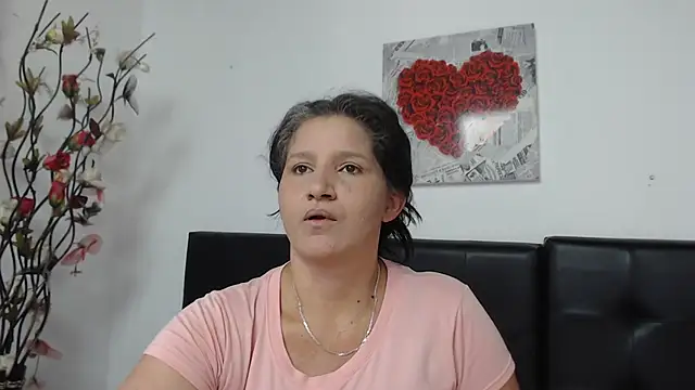 Angelinna Milf online show from January 16, 2025, 7:10 pm