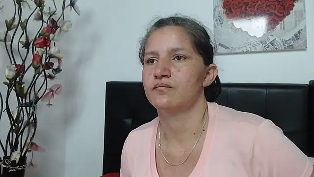 Angelinna Milf online show from January 17, 2025, 6:54 pm