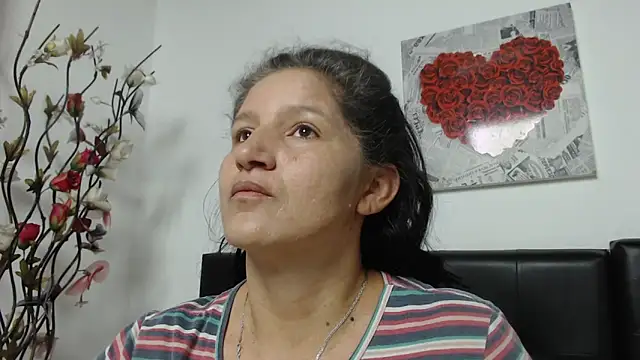 Angelinna Milf online show from January 19, 2025, 1:00 am