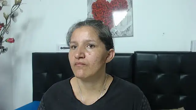 Angelinna Milf online show from February 1, 2025, 2:47 am