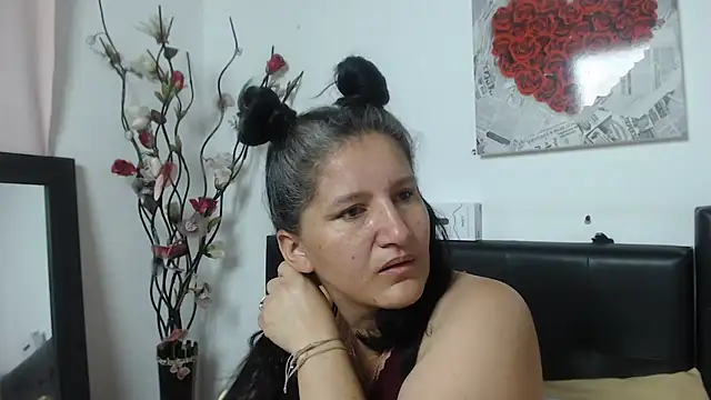 Angelinna Milf online show from February 15, 2025, 9:15 pm