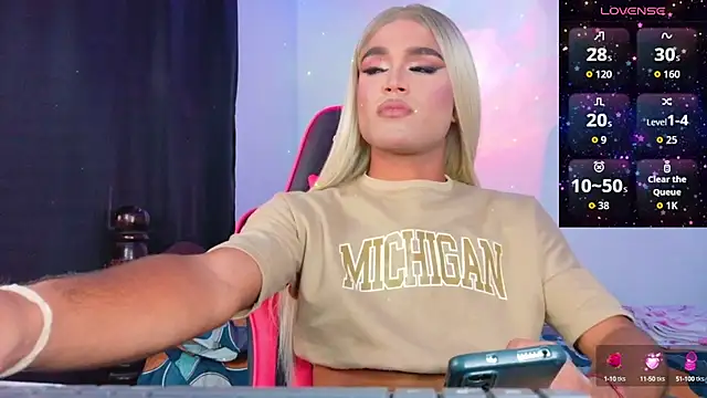 AllisonsweetZ online show from September 25, 2025, 7:17 pm