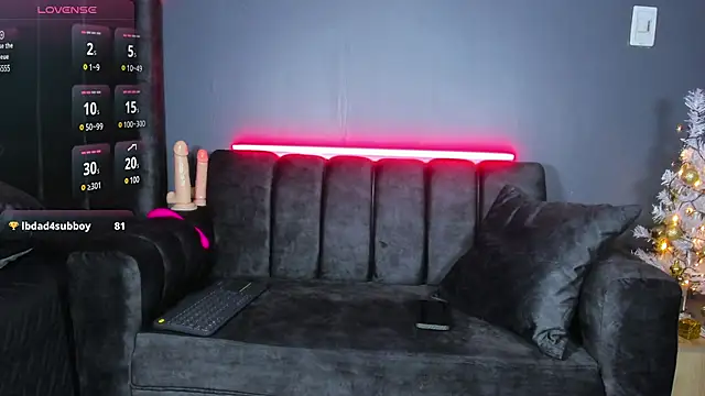 Snapshot of khriss_brown chatting on December 13, 2024, 8:58 pm khriss brown online show from December 13, 2024, 8:58 pm