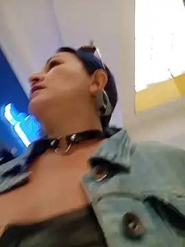 sophie banger online show from February 10, 2026, 8:24 pm