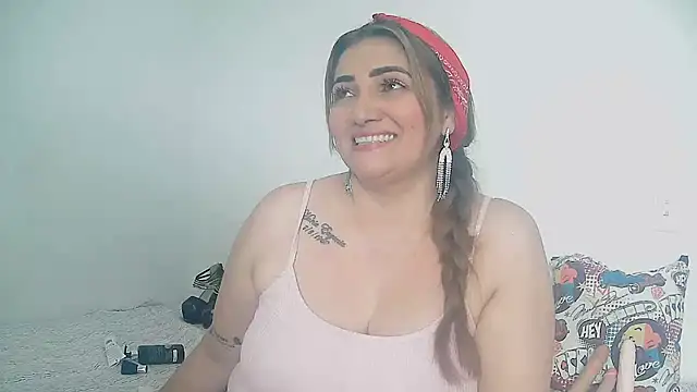 Paula-Harrison online show from December 6, 2024, 4:06 pm