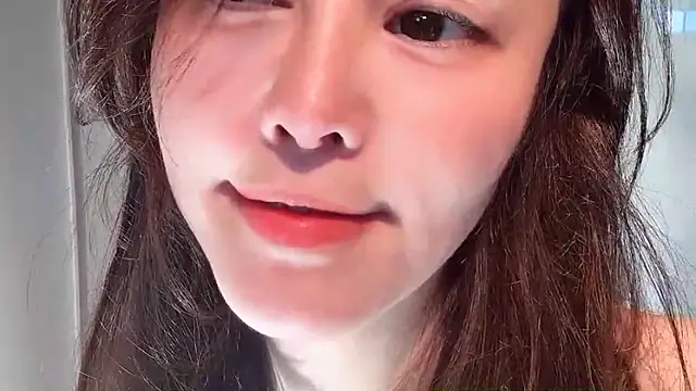 Krismil3 online show from May 15, 2026, 11:23 pm