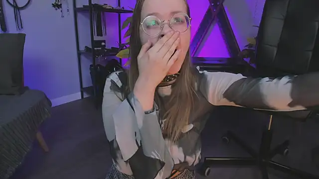 CassieCool online show from February 9, 2025, 3:32 am