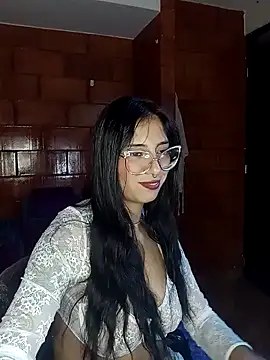 Snapshot of Raven__purple chatting on February 5, 2025, 2:29 am Raven  purple online show from February 5, 2025, 2:29 am