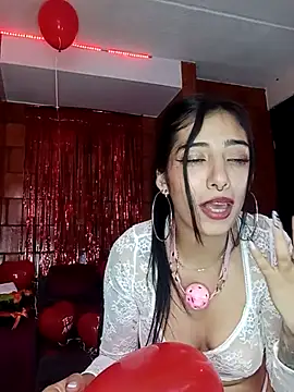 Snapshot of Raven__purple chatting on February 15, 2025, 5:19 am Raven  purple online show from February 15, 2025, 5:19 am