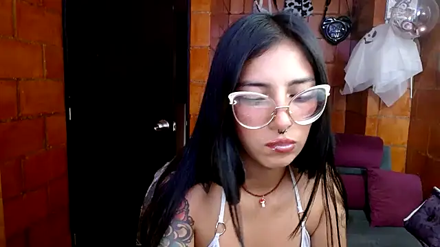 Snapshot of Raven__purple chatting on September 27, 2025, 5:51 pm Raven  purple online show from September 27, 2025, 5:51 pm