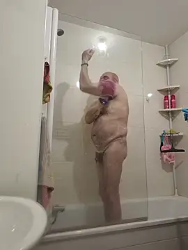 Snapshot of Bretoncool chatting on October 28, 2025, 1:58 pm Bretoncool online show from October 28, 2025, 1:58 pm