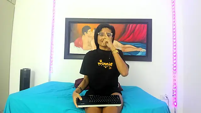 valentina lov online show from January 27, 2025, 3:07 pm