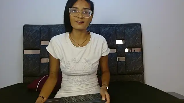 valentina lov online show from September 9, 2025, 12:05 pm