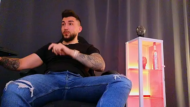 MightyAaron66 online show from January 30, 2025, 7:39 am