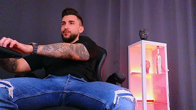 MightyAaron66 online show from February 2, 2025, 3:07 pm