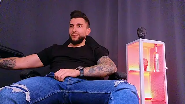 MightyAaron66 online show from February 5, 2025, 2:05 pm