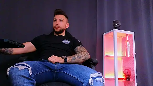 MightyAaron66 online show from February 27, 2025, 7:44 am