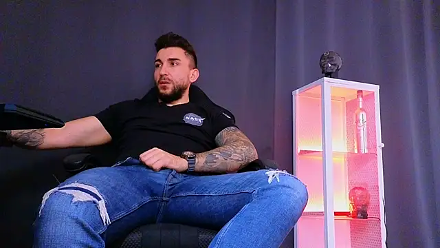 MightyAaron66 online show from March 7, 2025, 6:46 am