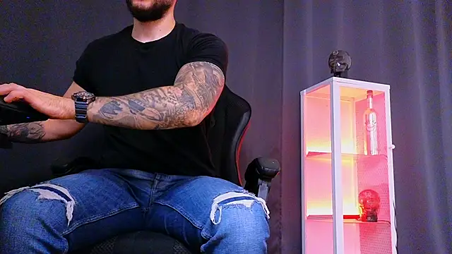 MightyAaron66 online show from March 9, 2025, 6:39 am