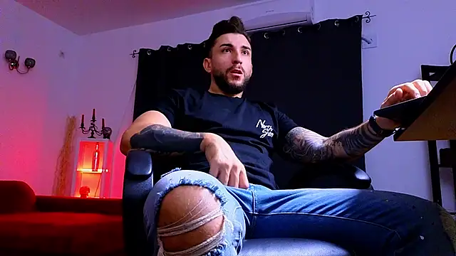 MightyAaron66 online show from October 8, 2025, 2:53 am