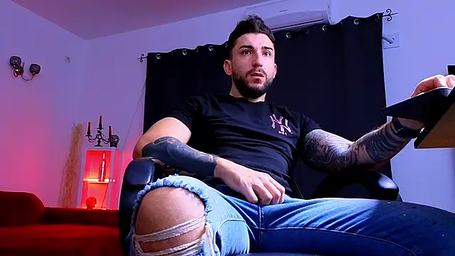 MightyAaron66 online show from October 19, 2025, 4:24 am