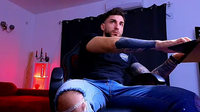 MightyAaron66 online show from November 21, 2025, 3:38 am