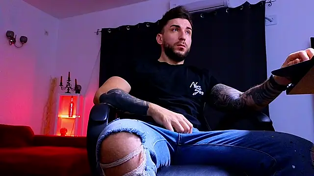 MightyAaron66 online show from November 28, 2025, 3:53 am