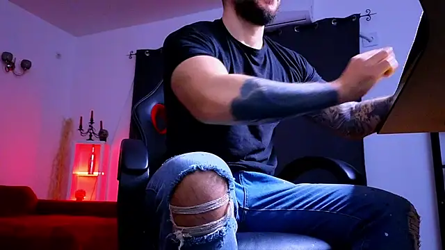 MightyAaron66 online show from December 15, 2025, 5:01 am