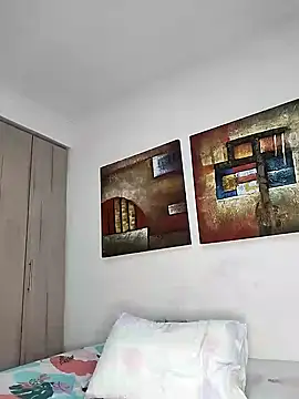 cuteluci  online show from January 1, 2025, 7:09 am