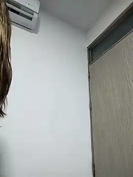 cuteluci  online show from January 19, 2025, 12:28 am